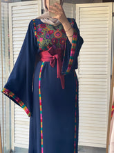 Elegant Navy Ward Thob With Manajil Details and Satin Belt