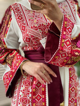 Very Elegant White and Red Embroidered Thob with Malak Details