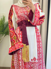 Very Elegant White and Red Embroidered Thob with Malak Details