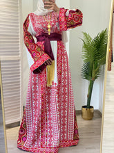 Very Elegant White and Red Embroidered Thob with Malak Details