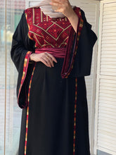 Elegant Black Diamond Qabbah Thob With Manajil Details and Satin Details