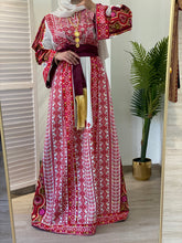 Very Elegant White and Red Embroidered Thob with Malak Details