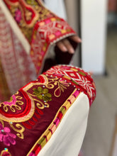 Very Elegant White and Red Embroidered Thob with Malak Details